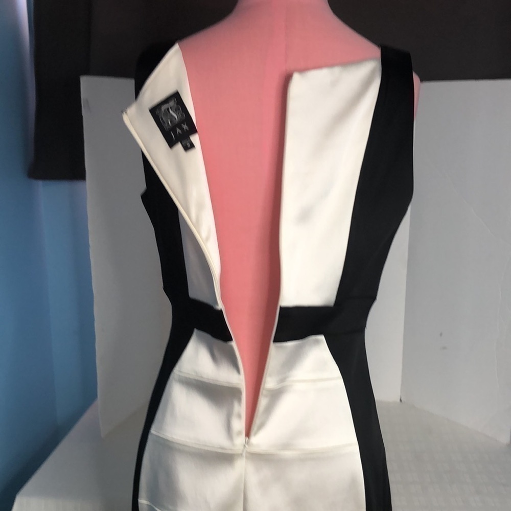 Beautiful Bodycon evening dress - Picture 7 of 11